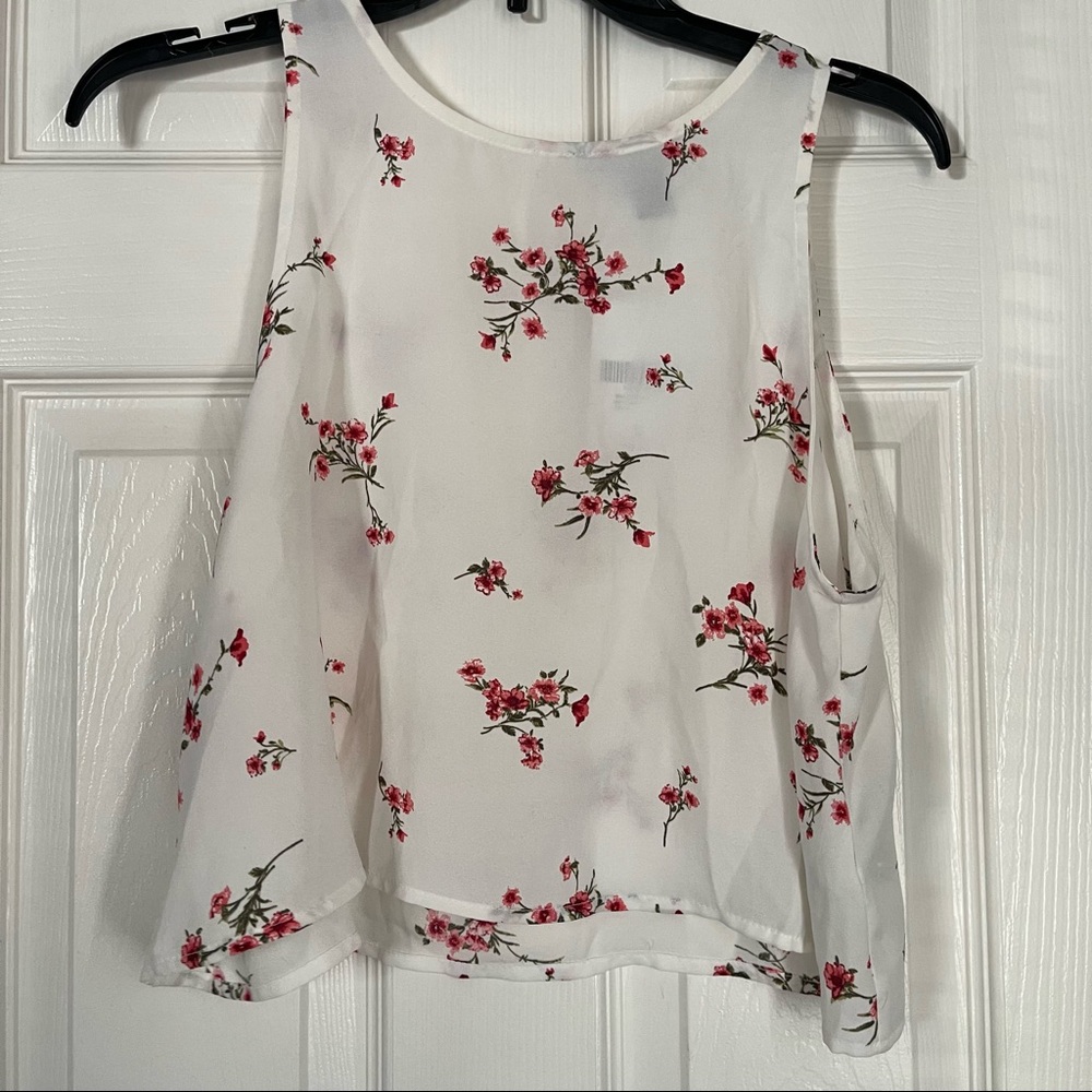 BRAND NEW! Forever 21 floral crop tank